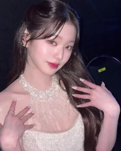 Wonyoung - play with pussy