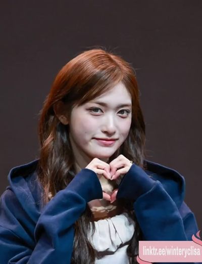 Leeseo - sucking deep