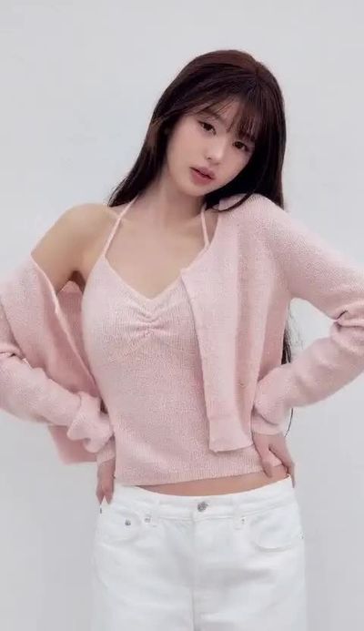Wonyoung - shows pussy