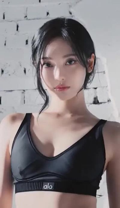 NingNing - shows tits