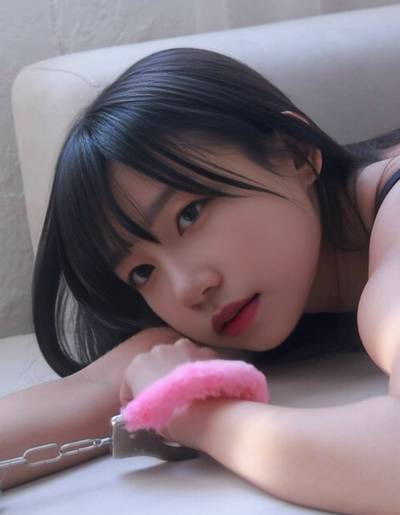 Yuri - slutty idol