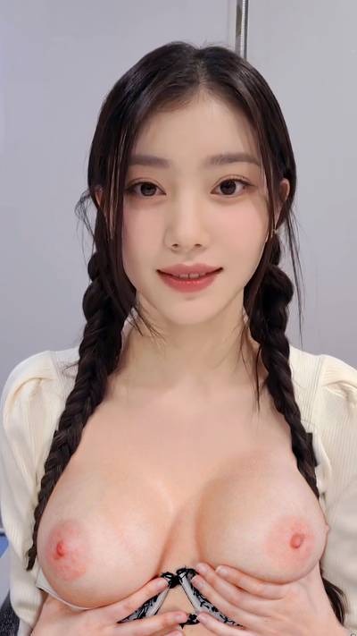Xiaoting - shows boobs