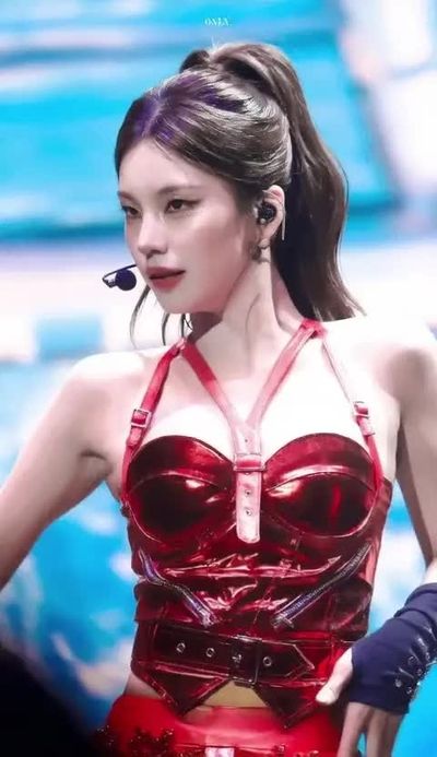 Yeji - shows boobs