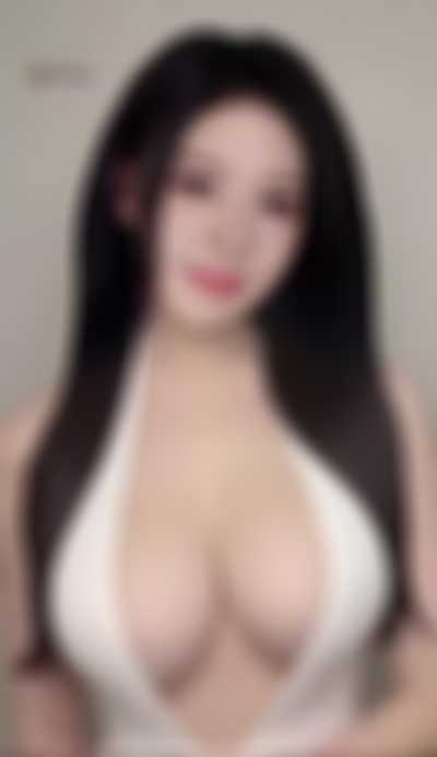 Xinyu - shows boobs