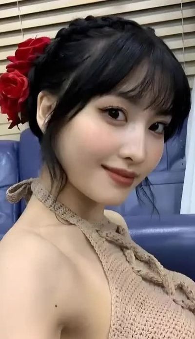 Momo - cum on face