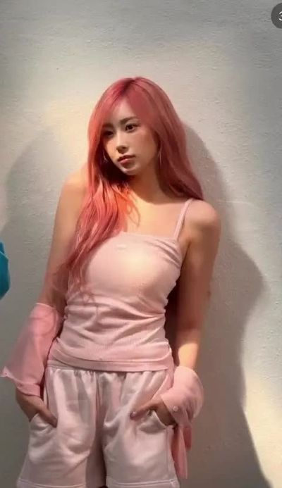 Giselle - shows tits