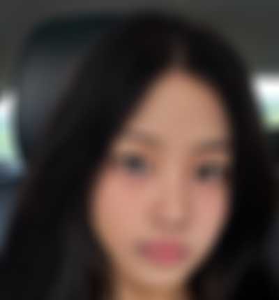 Minji - shows pussy