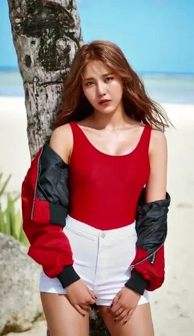 Hyejeong - shows boobs