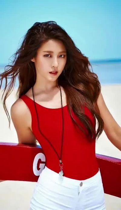 Seolhyun - shows boobs