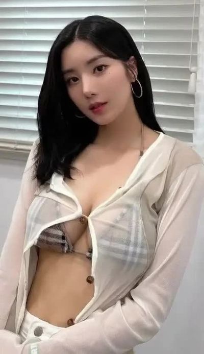 Eunbi - shows boobs