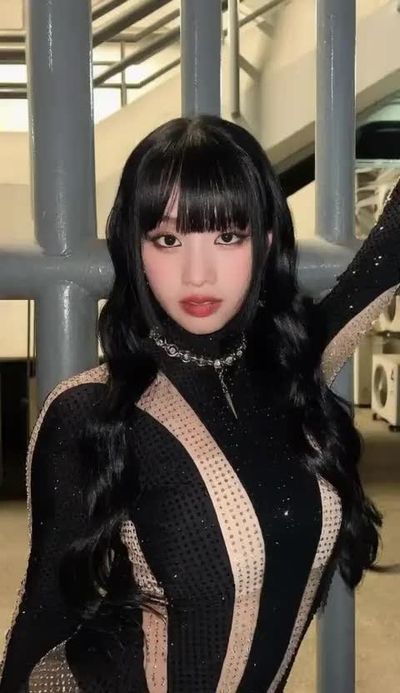Natty - shows boobs