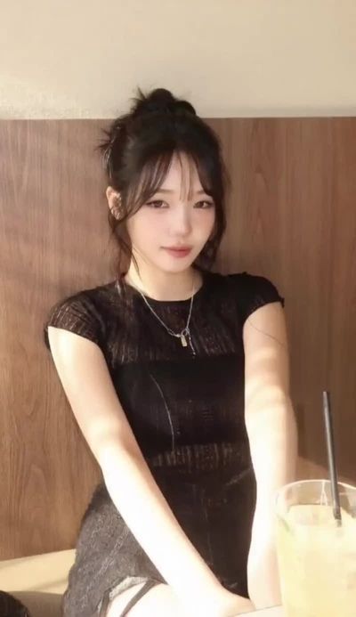 Jisun - shows boobs
