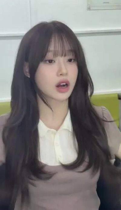 Chuu - cum on face