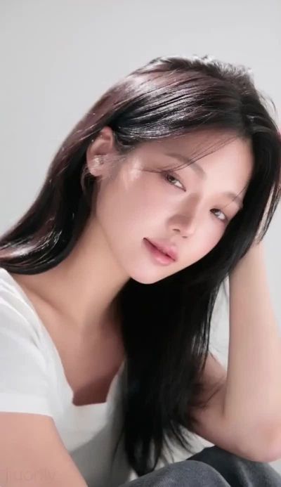 Jisun - shows tits