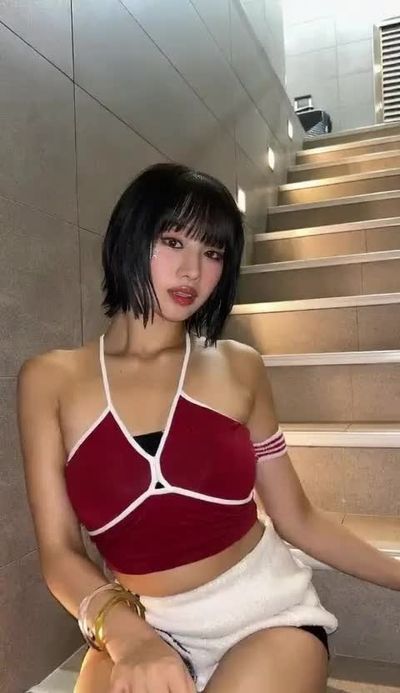Natty - shows boobs