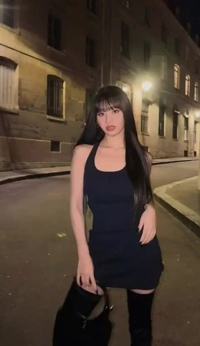 Natty - shows tits
