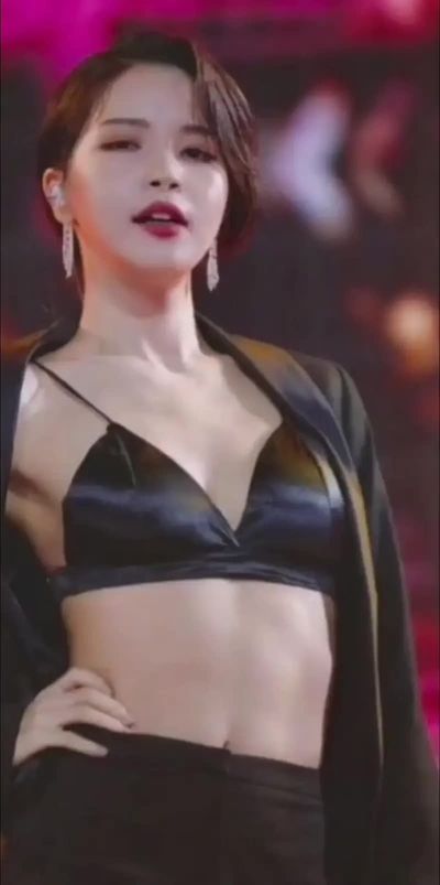 Solar - shows tits