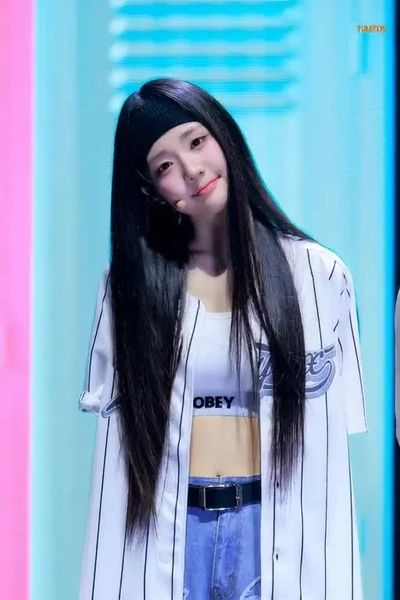 Seoyeon - shows boobs