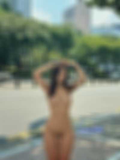 Nagyung - public nude