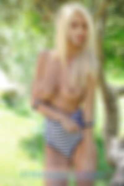 JinSoul - shows tits