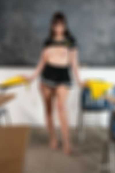 Cheng Xiao - shows tits