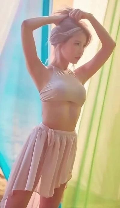 Solar - shaved pussy