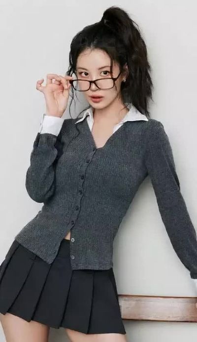 Seohyun - sexy nerd photoshoot