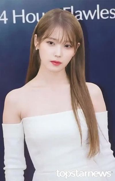 IU - naked