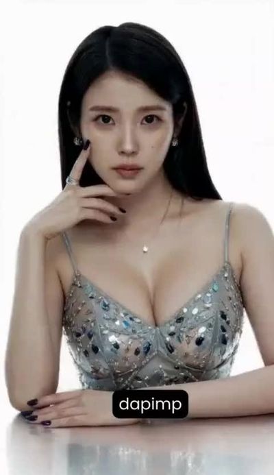 IU - shows boobs