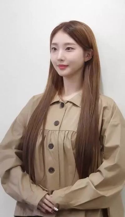 Yeojin - shows tits