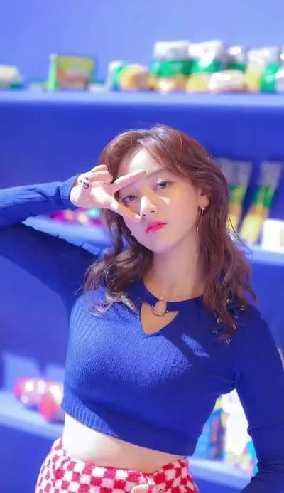 Jihyo - shows boobs