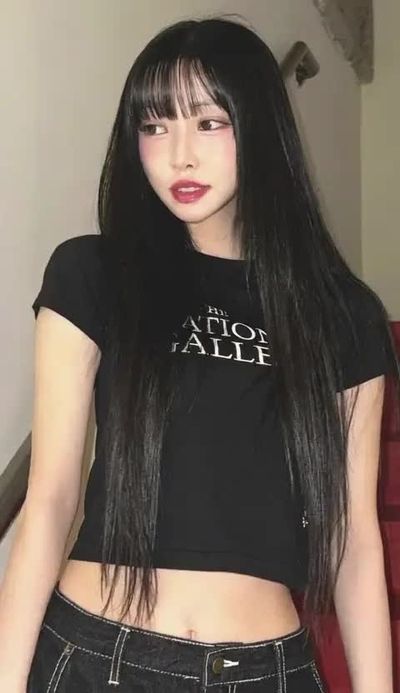 Yuju - naked