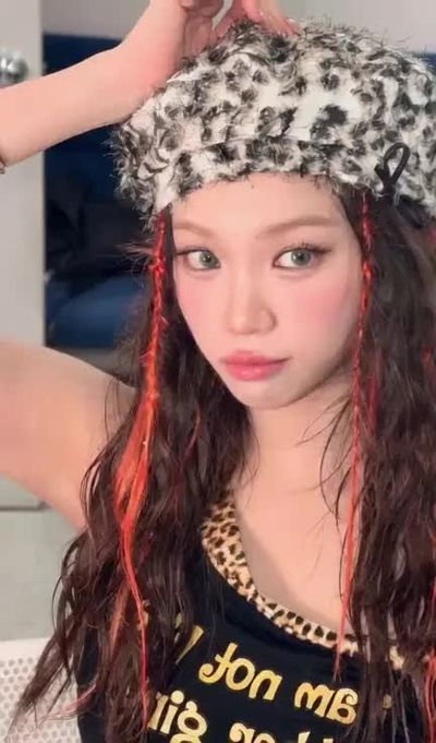 Chaewon - sucking cock