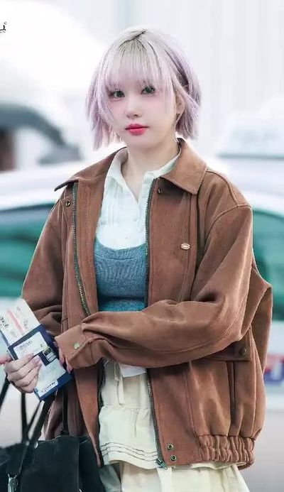 Eunha - shows boobs