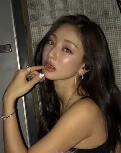 Jihyo - sucking cock