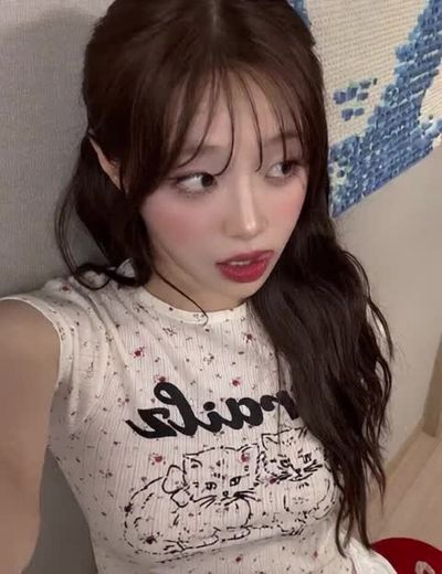Chuu - sucking cock