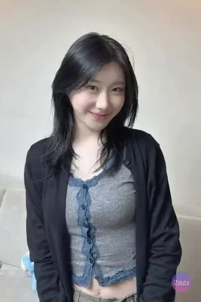 Chaeryeong - blowjob