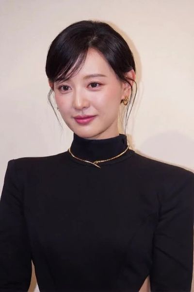 Kim Ji-won - naked
