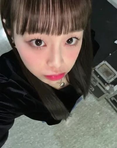 Chuu - sucking cock