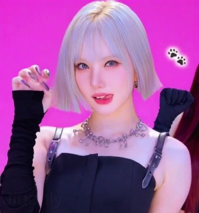 Eunha - shows boobs