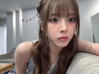 Jiwoo - sucking deep