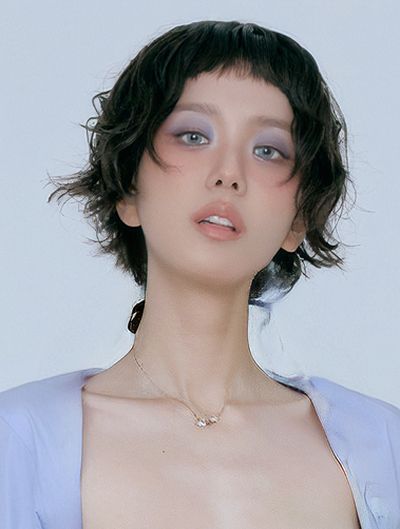 Jisoo - shows tits