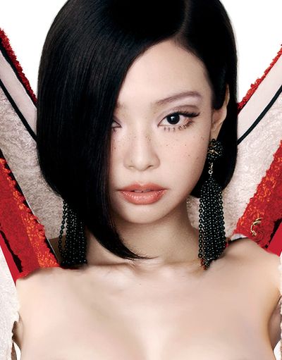 Jennie - shows tits