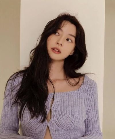 Nara - shows tits