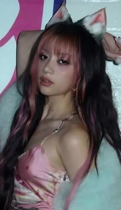 Megan - shows tits