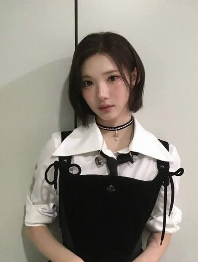 Jiwoo - riding on dick