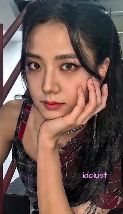 Jisoo - cum on face