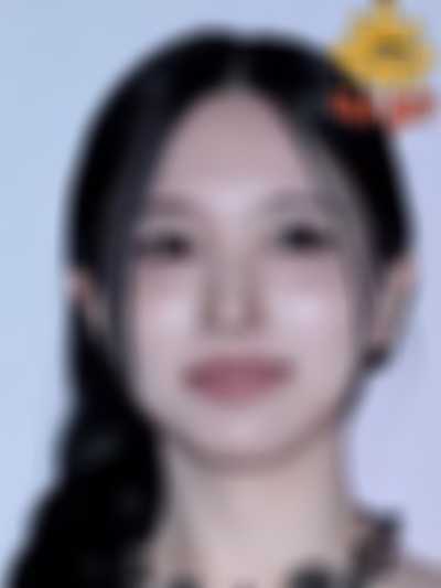 Mina - facial