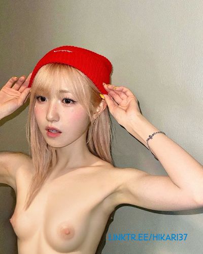 Honda Hitomi - naked