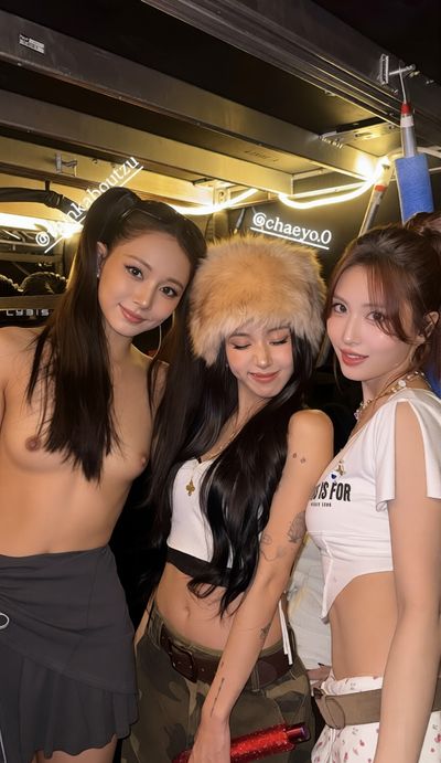 Tzuyu - naked
